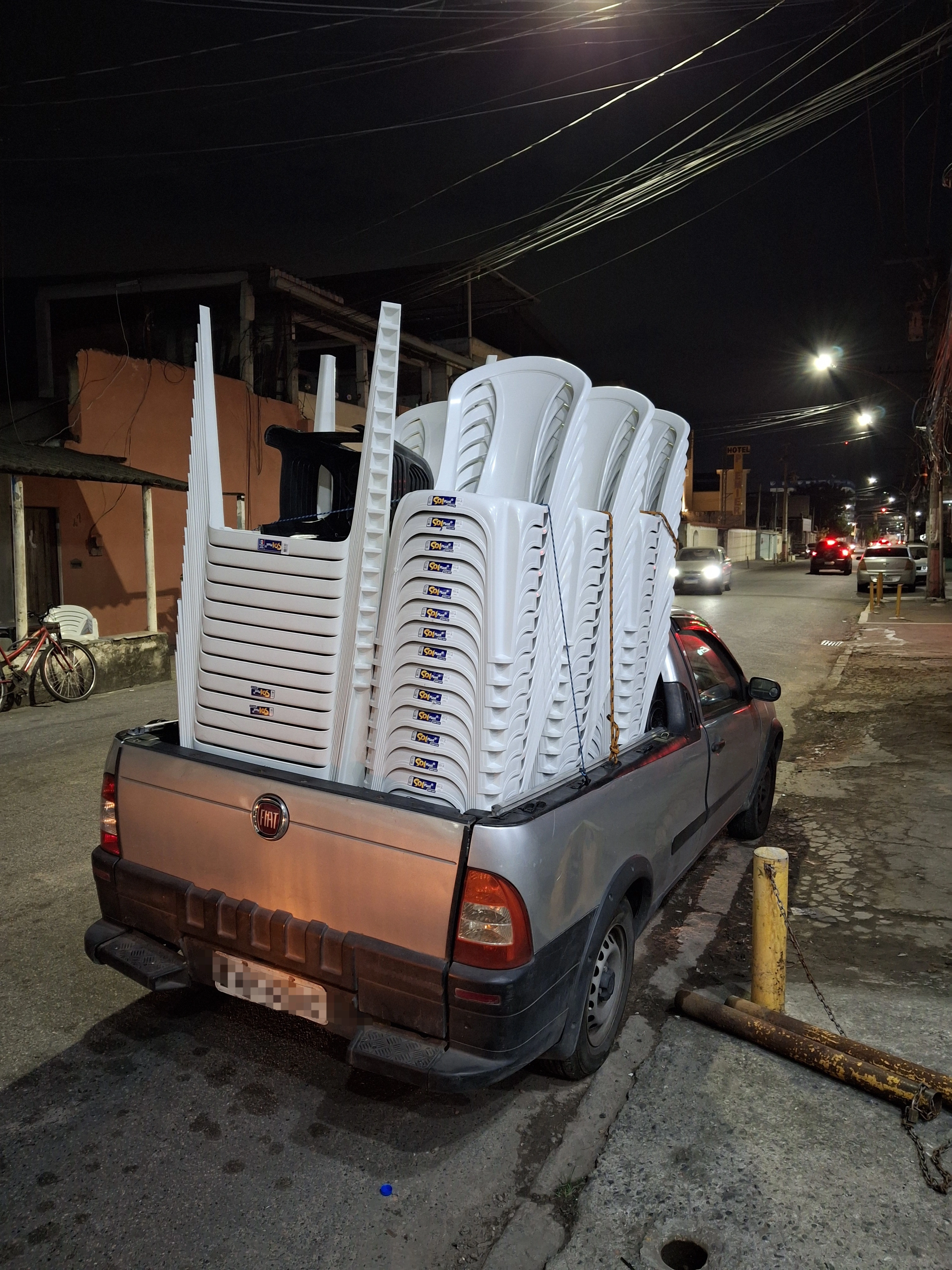Mesas e cadeiras